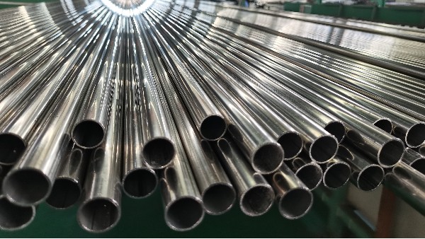 不銹鋼管在鋰電設(shè)備中的關(guān)鍵作用！