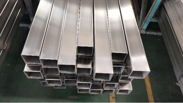 為什么不銹鋼焊管會(huì)出現(xiàn)“掉皮”情況？